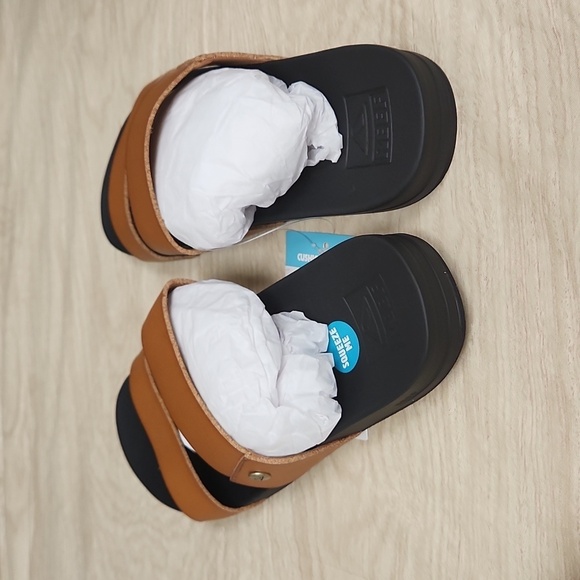 Women's Tan Slide Sandals - Picture 4 of 5